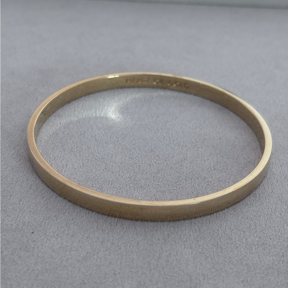 Kate Spade Heart of Gold Idiom Classic Minimalist Gold Bangle Bracelet - Picture 2 of 9